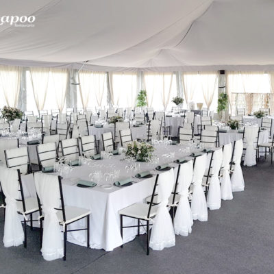 Evento Chapoo. Banquete con luz exterior para comida.