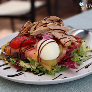 Ensalada con tomate de la huerta